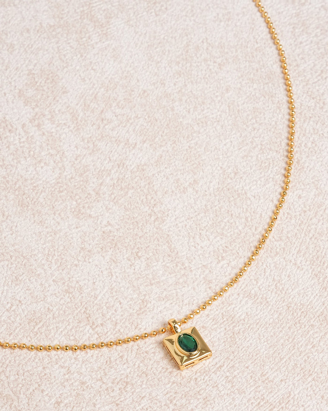 Gold Pendant Necklace